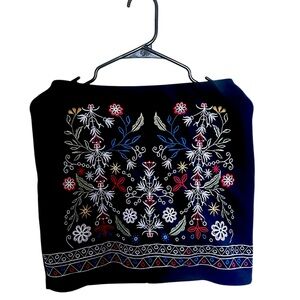 Black embroidery skirt